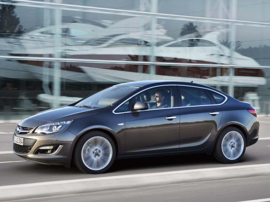  Opel Astra Sedan 2013 года  (фото 6 из 30)